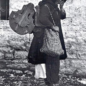 Foto te vjetra shqiptare Grua Delviniote foto nga Fred Boissonnass