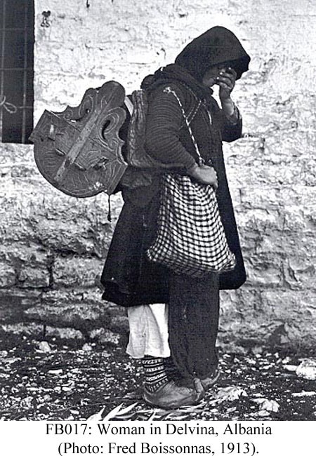 Foto te vjetra shqiptare Grua Delviniote foto nga Fred Boissonnass